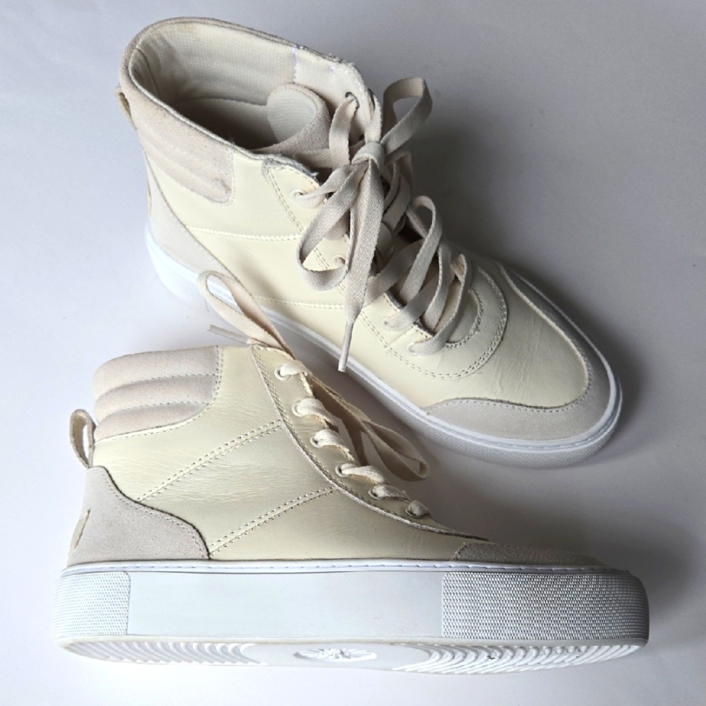 Ugg Zilo High Top Sneaker White Size 7.5 New